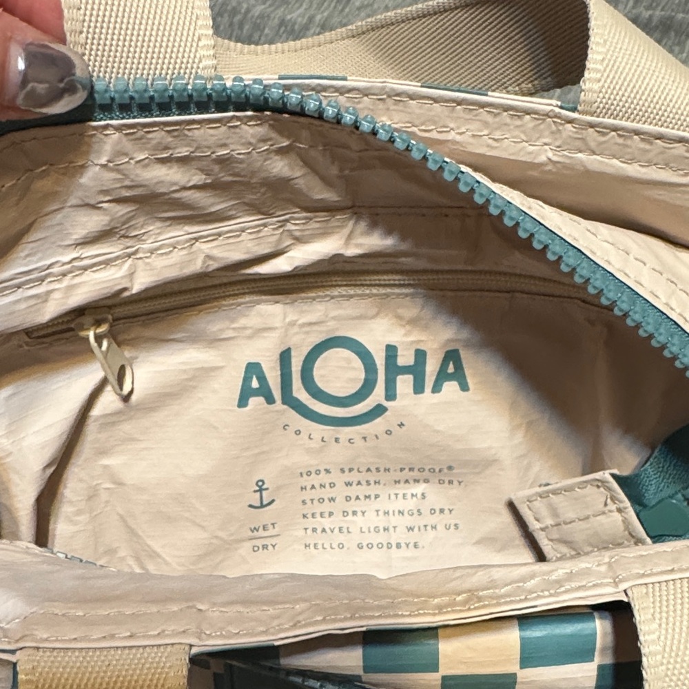 ALOHAS Blue and Cream Checkered Tote Bag - Picture 3 of 7